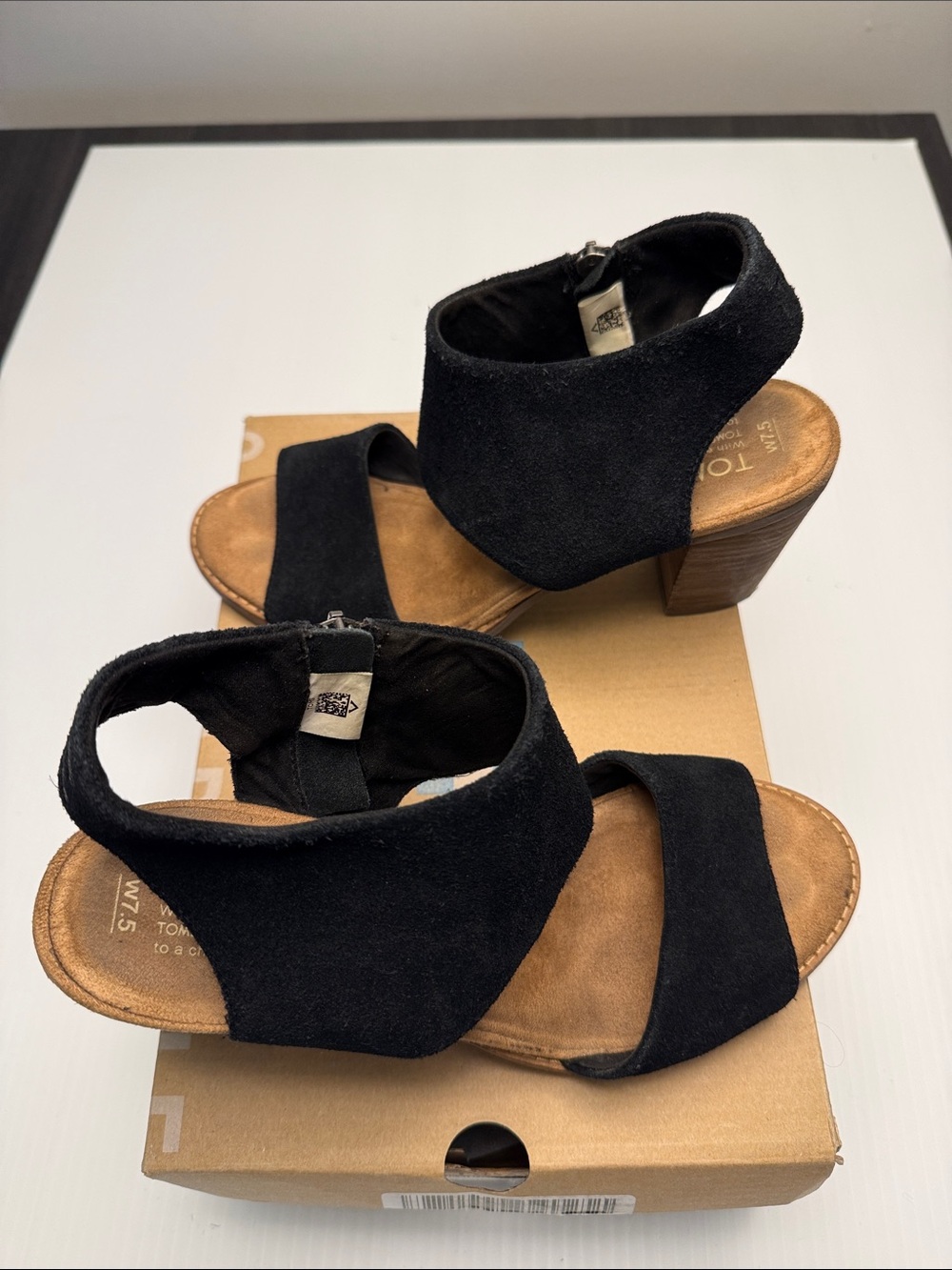 TOMS Majorca Cutout Black Suede Sandals Women's - Picture 5 of 8